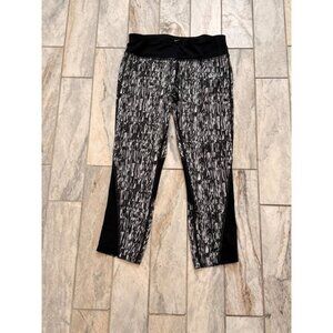 Nike women's small DRI-FIT black/gray capri leggings Retails $70